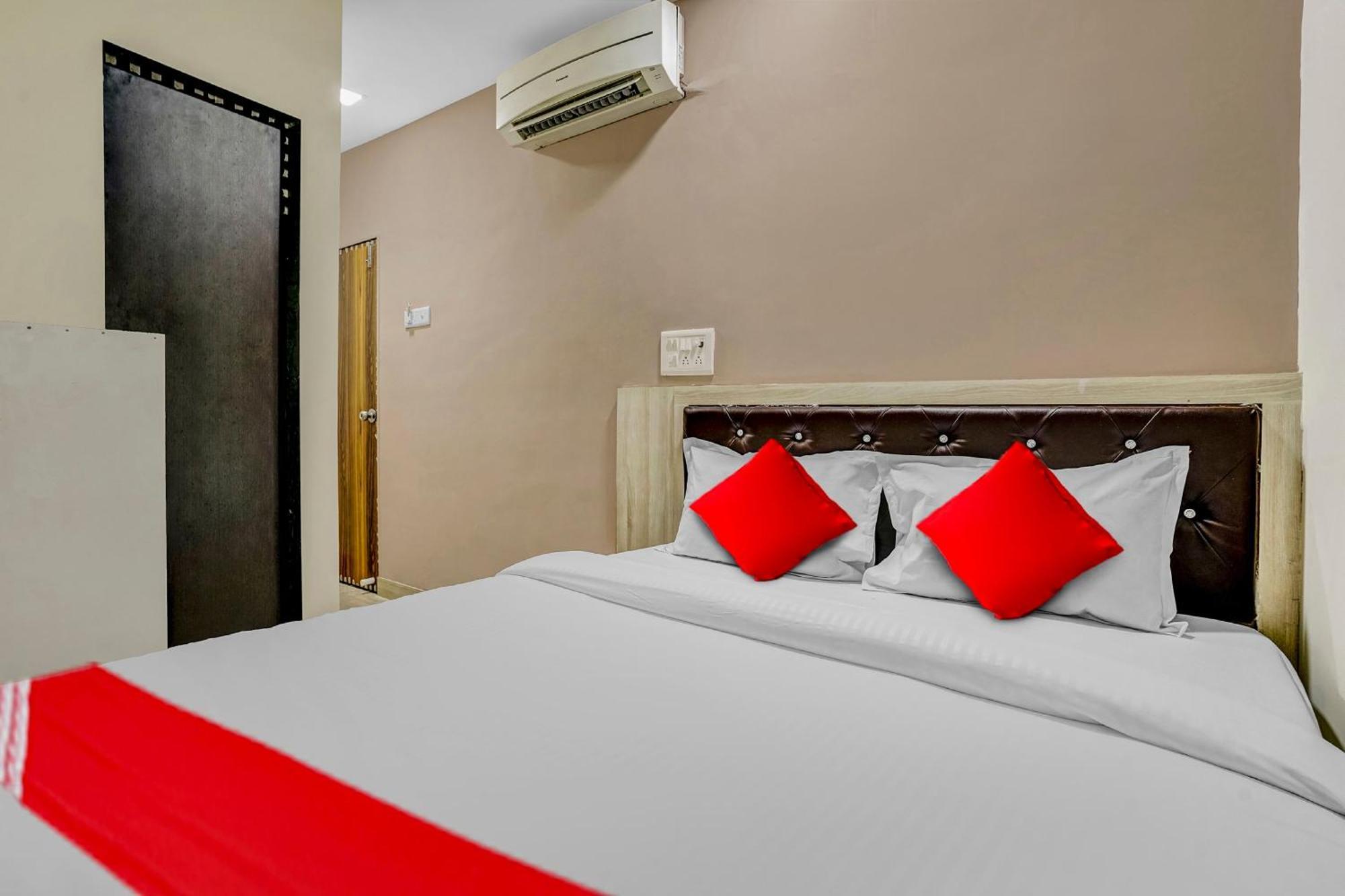Hotel O Relax Palace Mumbai Bagian luar foto