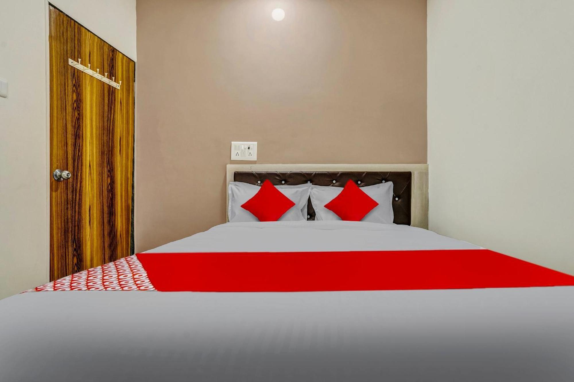 Hotel O Relax Palace Mumbai Bagian luar foto