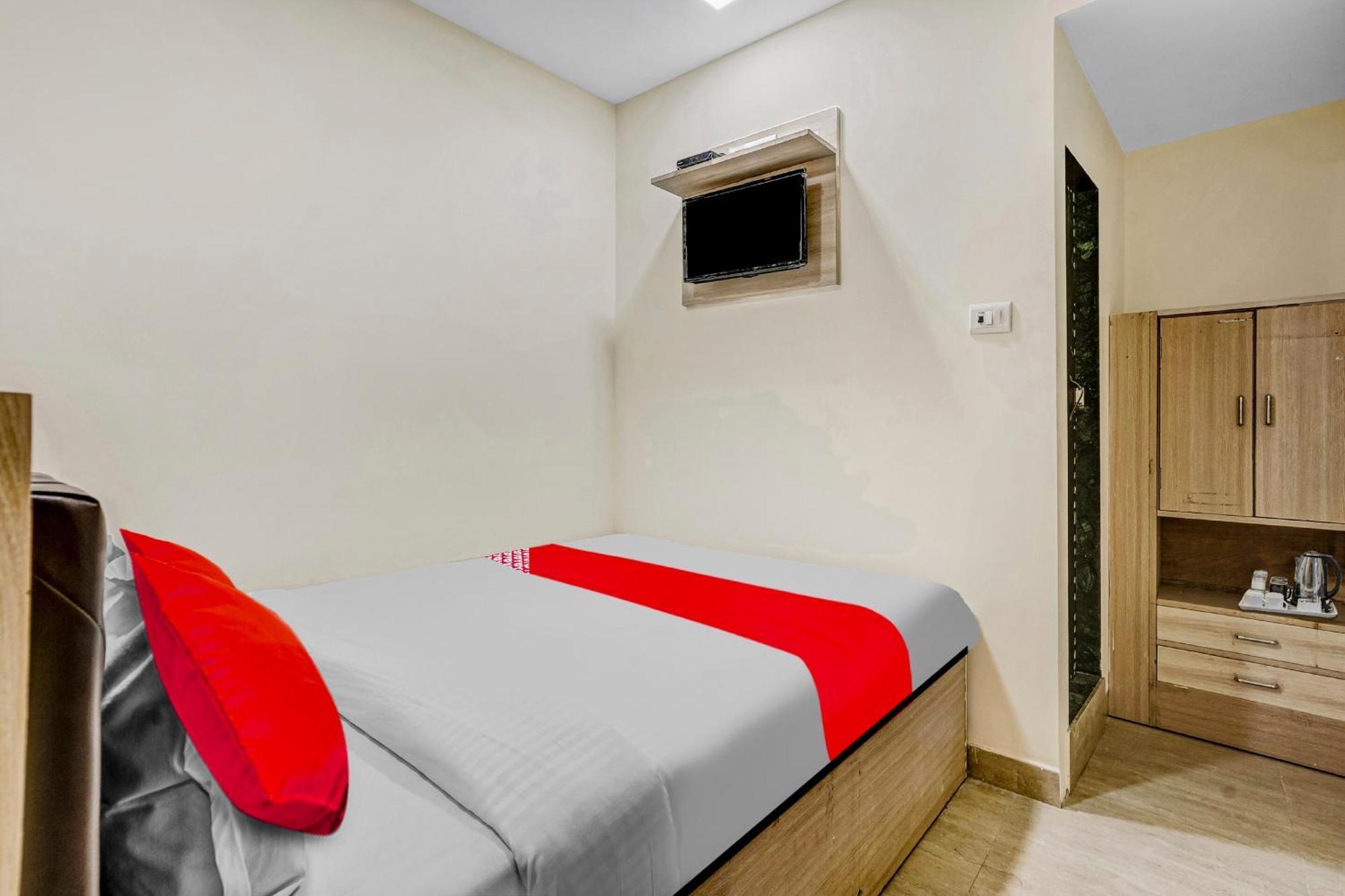 Hotel O Relax Palace Mumbai Bagian luar foto