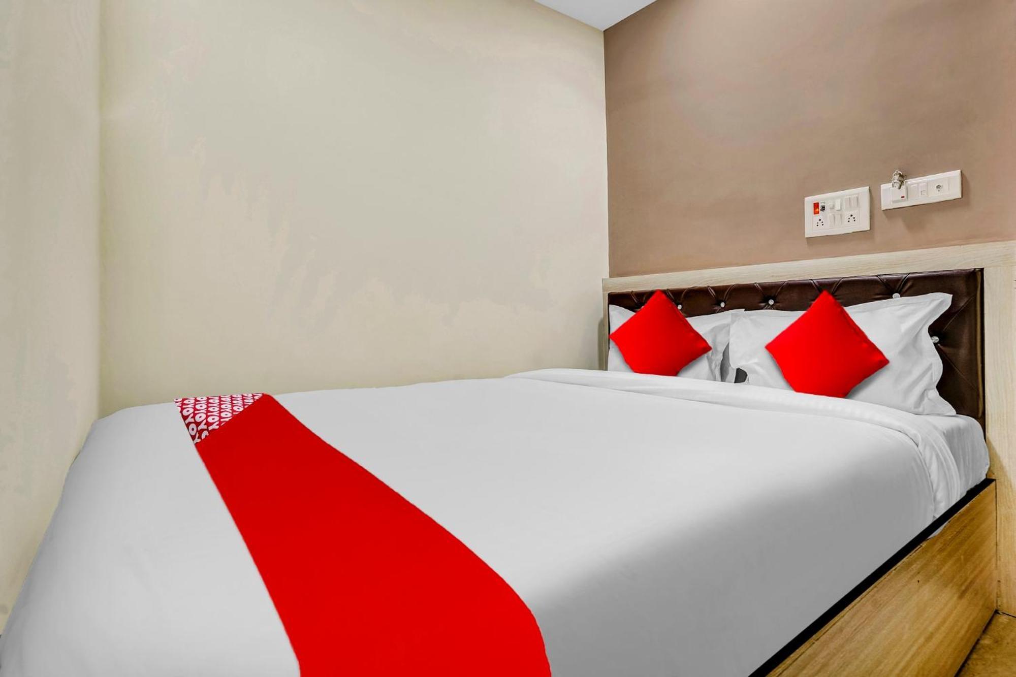 Hotel O Relax Palace Mumbai Bagian luar foto