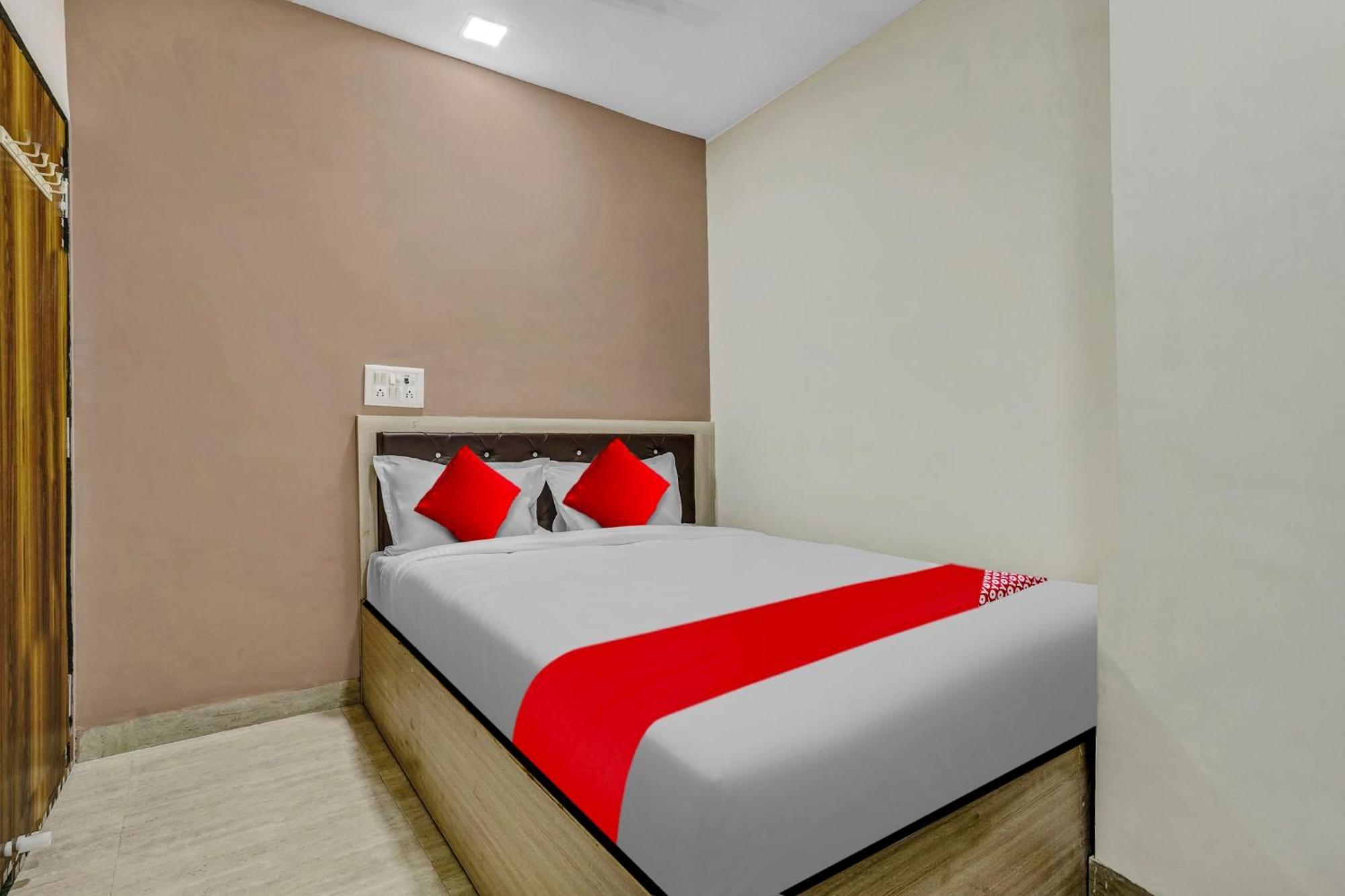 Hotel O Relax Palace Mumbai Bagian luar foto